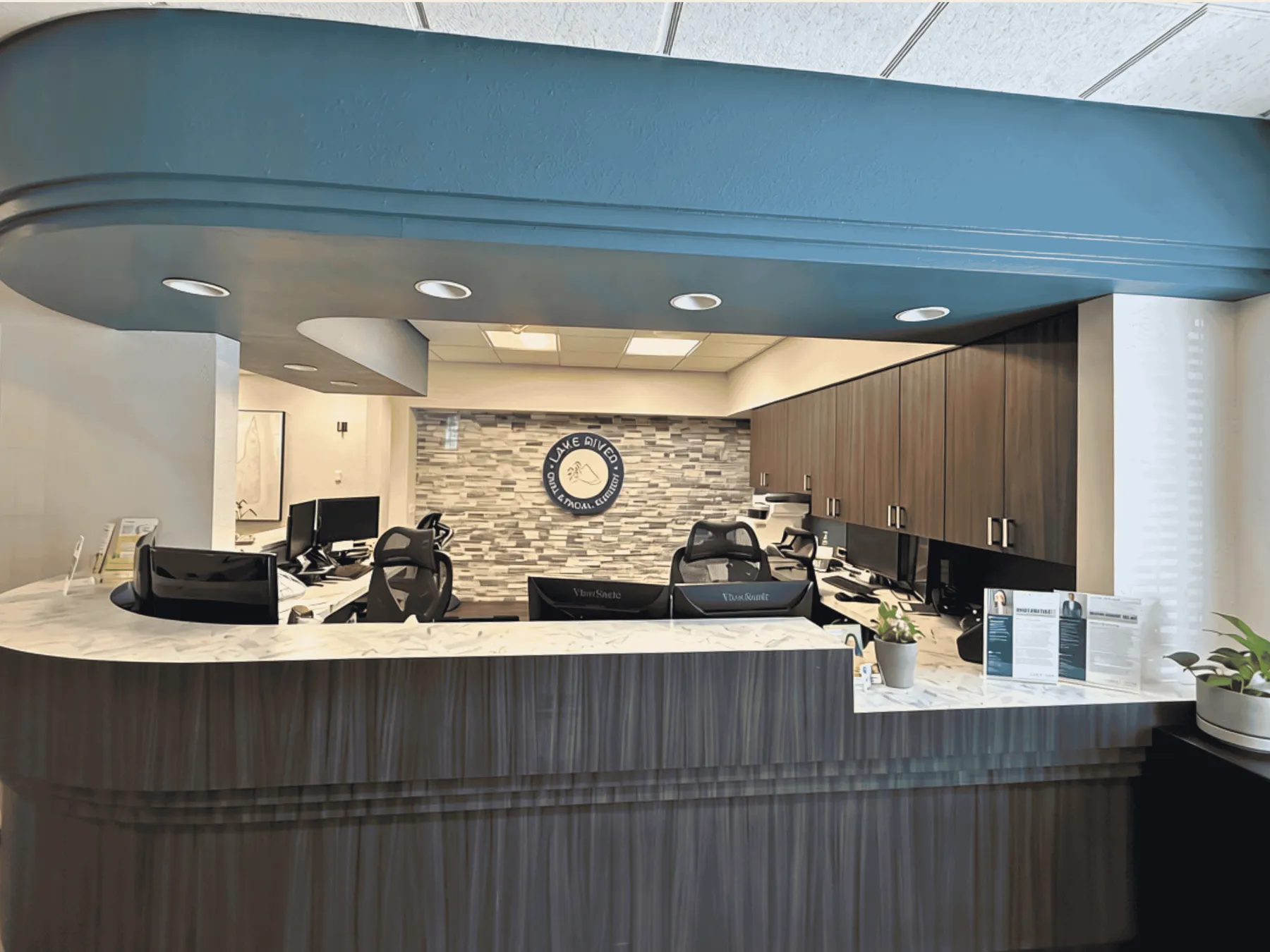 Front desk at the Lake River Longview office